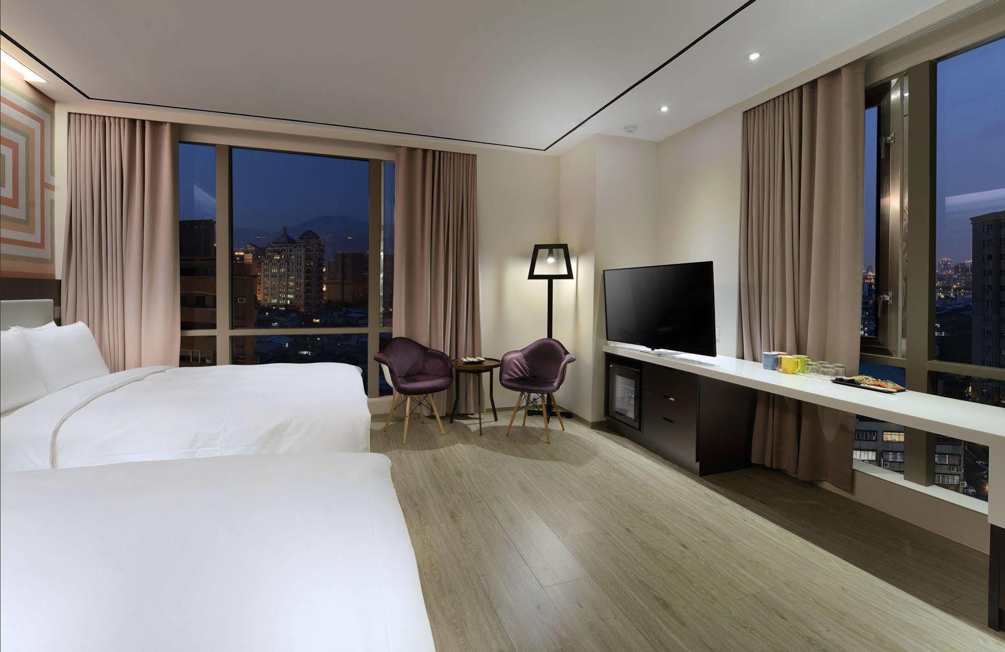 Uinn Business Hotel-Shihlin Tchaj-pej Exteriér fotografie